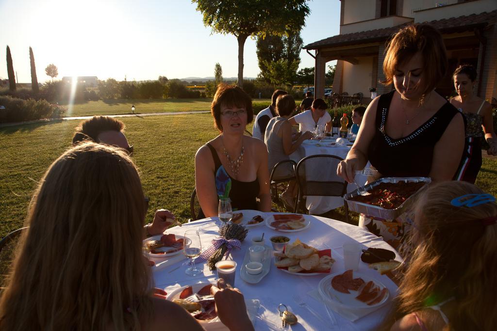 Agriturismo Le Rondini Di Francesco Di Assisi Cannara Εξωτερικό φωτογραφία
